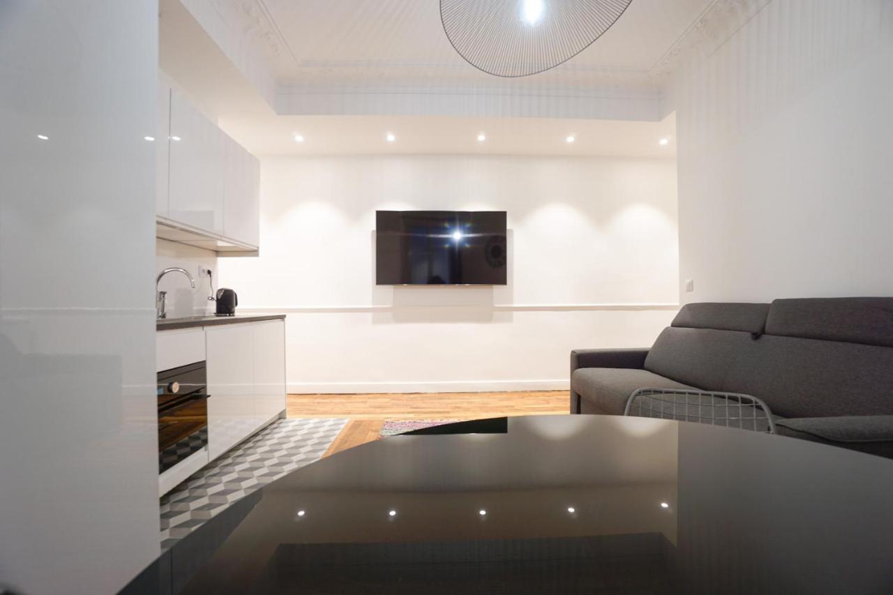 Large Flat At 2 Steps From The Eiffel Tower Apartment Paris Exterior photo