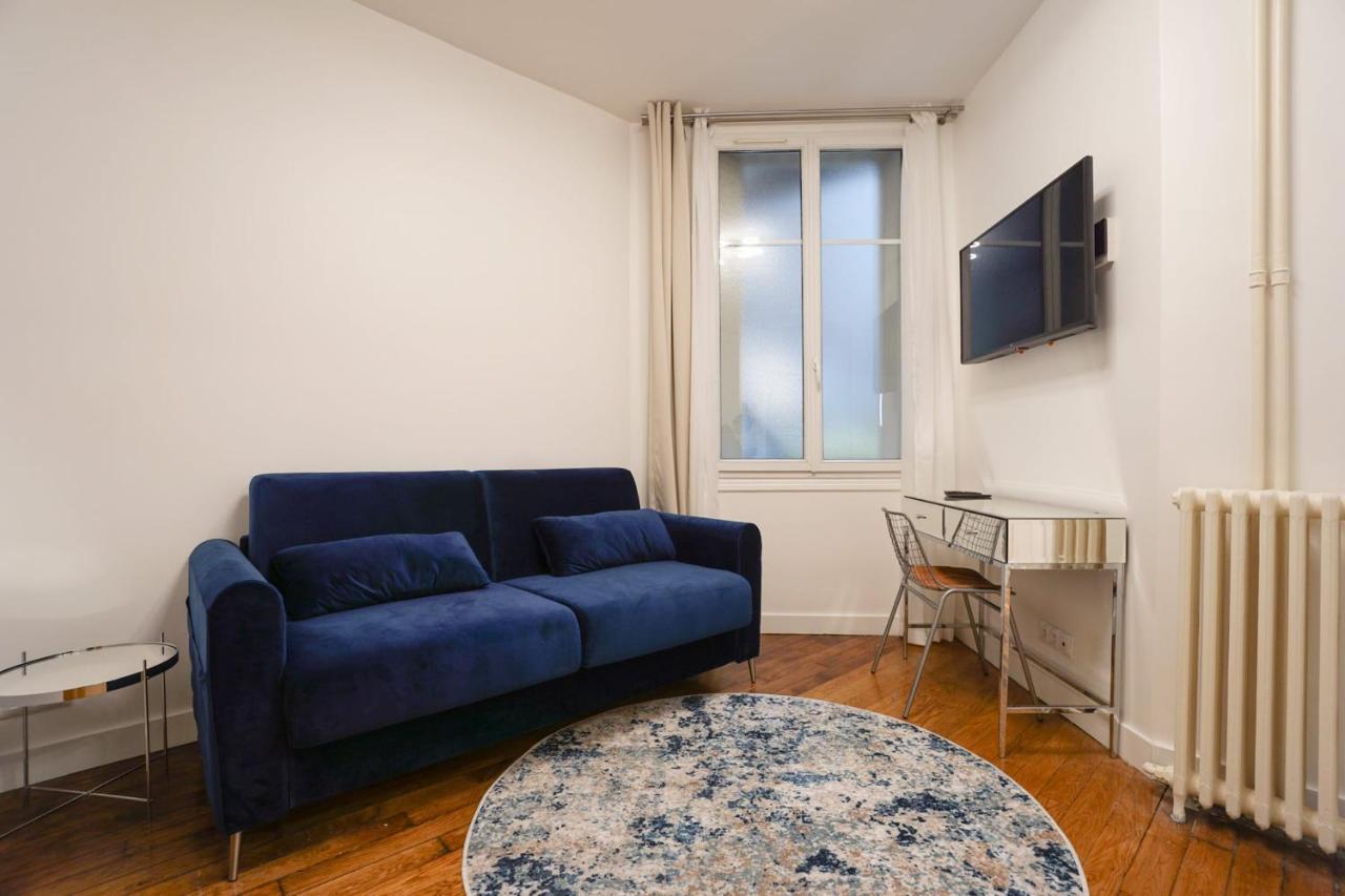 Large Flat At 2 Steps From The Eiffel Tower Apartment Paris Exterior photo