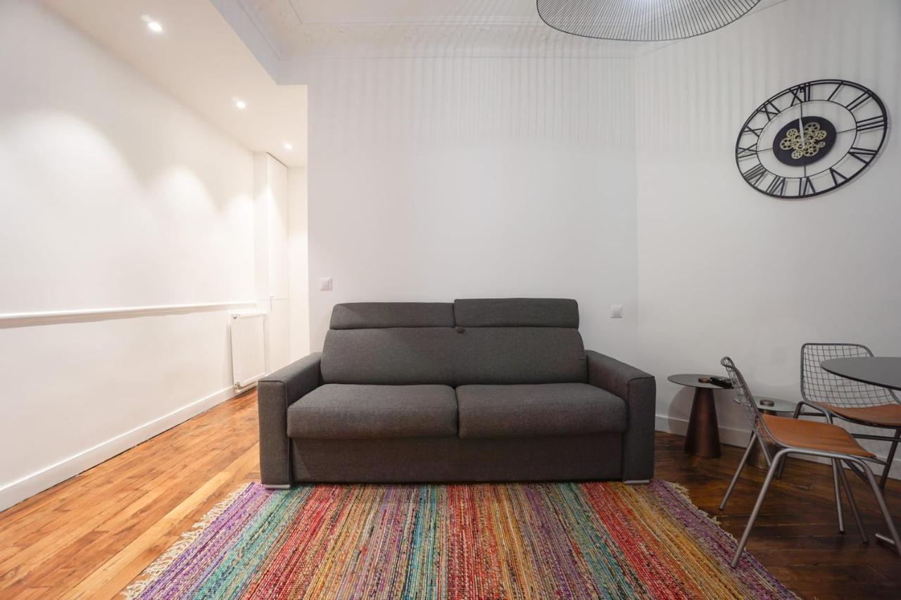 Large Flat At 2 Steps From The Eiffel Tower Apartment Paris Exterior photo