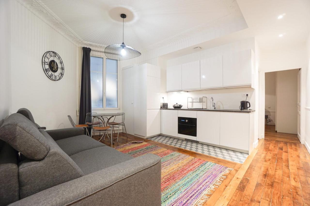 Large Flat At 2 Steps From The Eiffel Tower Apartment Paris Exterior photo