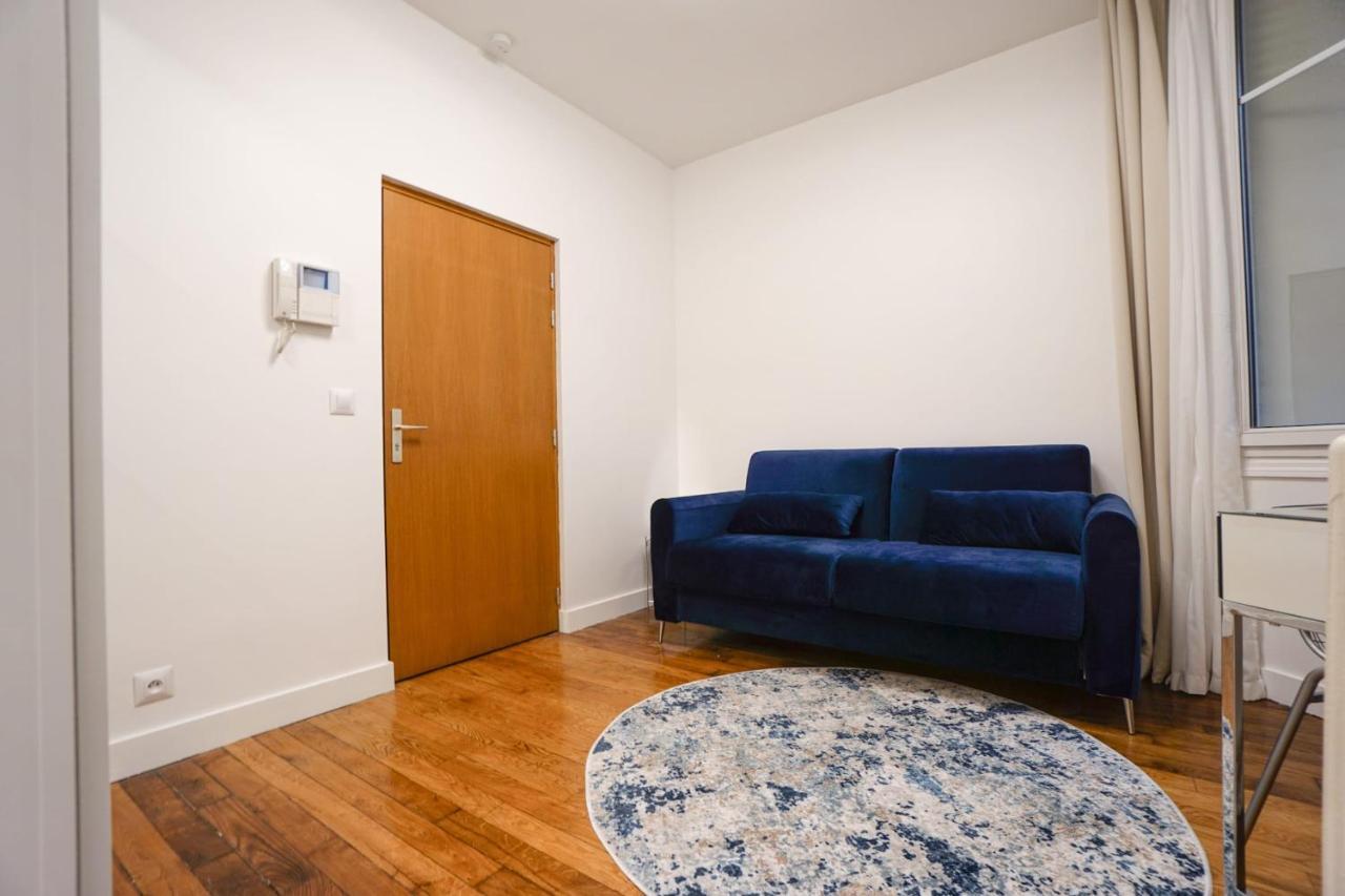 Large Flat At 2 Steps From The Eiffel Tower Apartment Paris Exterior photo