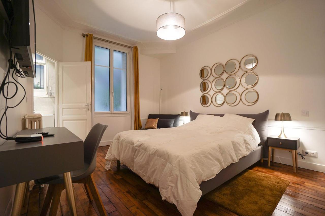 Large Flat At 2 Steps From The Eiffel Tower Apartment Paris Exterior photo