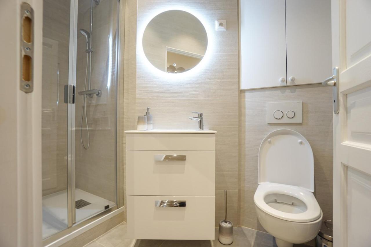 Large Flat At 2 Steps From The Eiffel Tower Apartment Paris Exterior photo