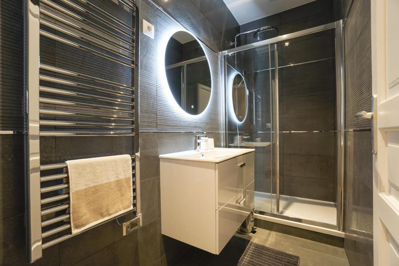 Large Flat At 2 Steps From The Eiffel Tower Apartment Paris Exterior photo