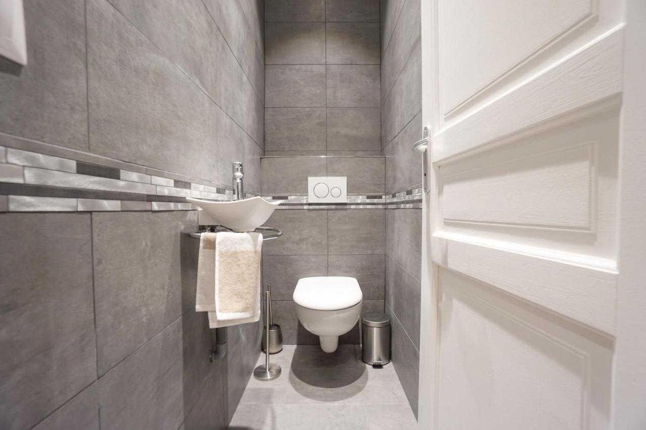 Large Flat At 2 Steps From The Eiffel Tower Apartment Paris Exterior photo